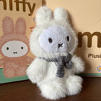 Peluche blanche de la série Miffy Macaron